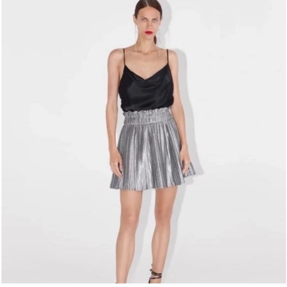 ZARA Silver Metallic Pleated Mini Skirt - Picture 4 of 16